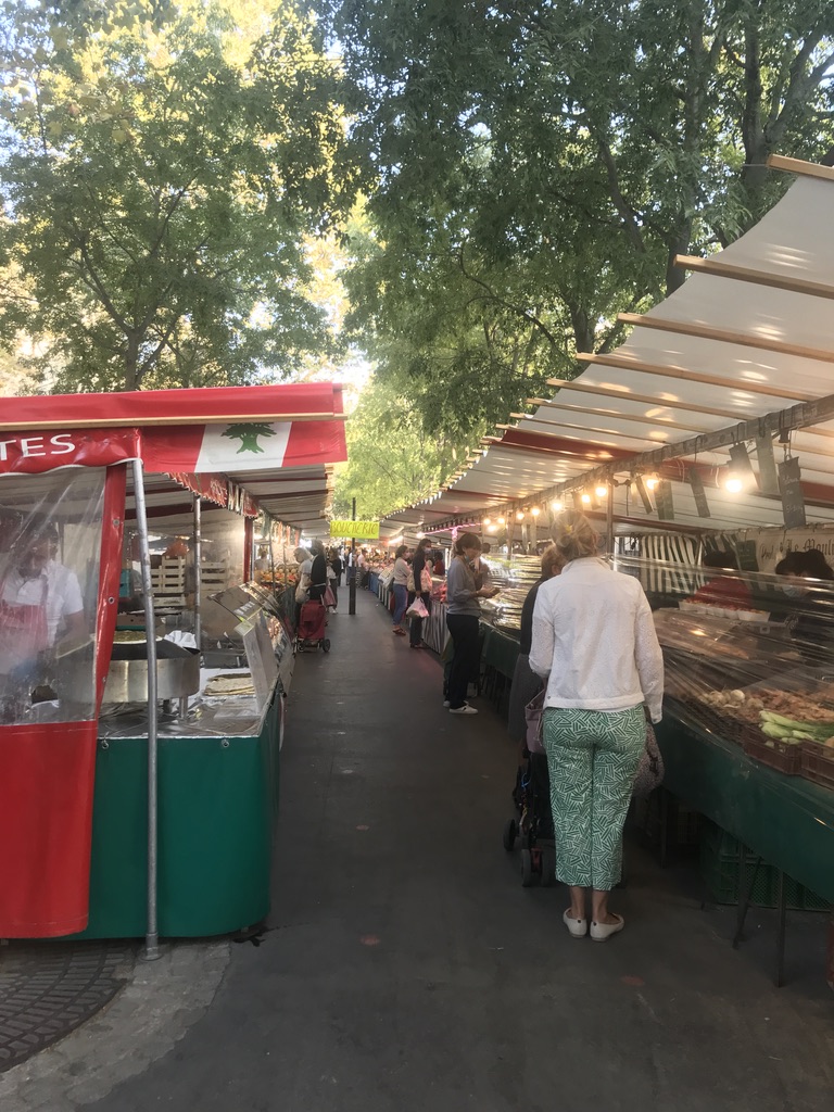 Parisian street market 