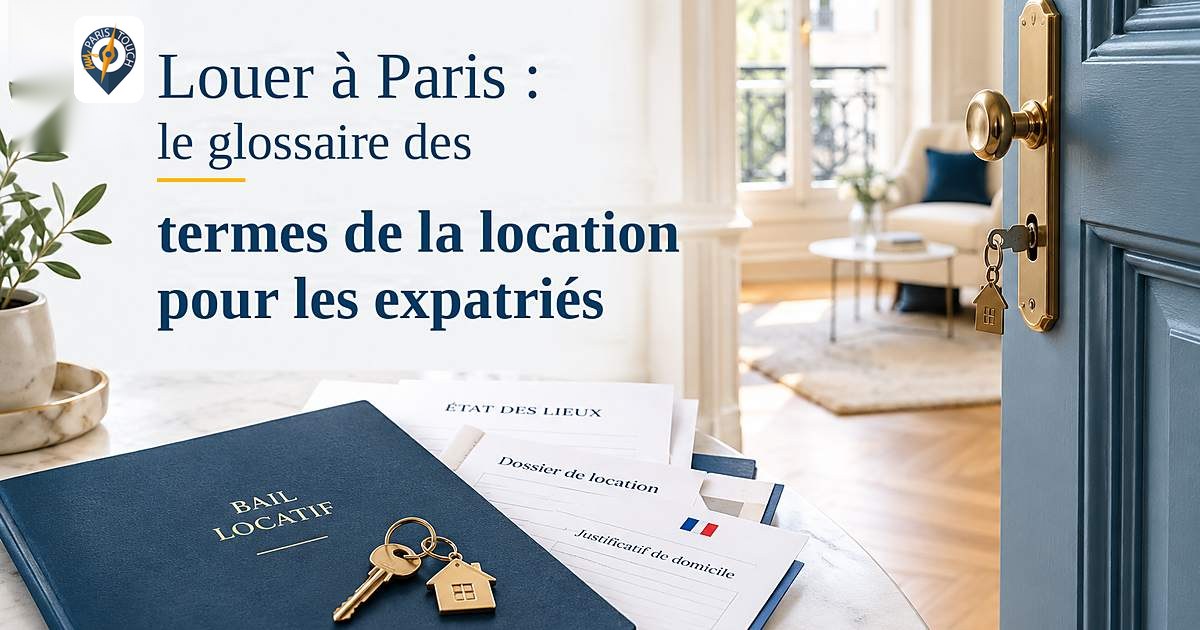 Porte bleue ouverte sur un appartement parisien lumineux, avec un dossier de bail, un état des lieux et une clé posée sur une table